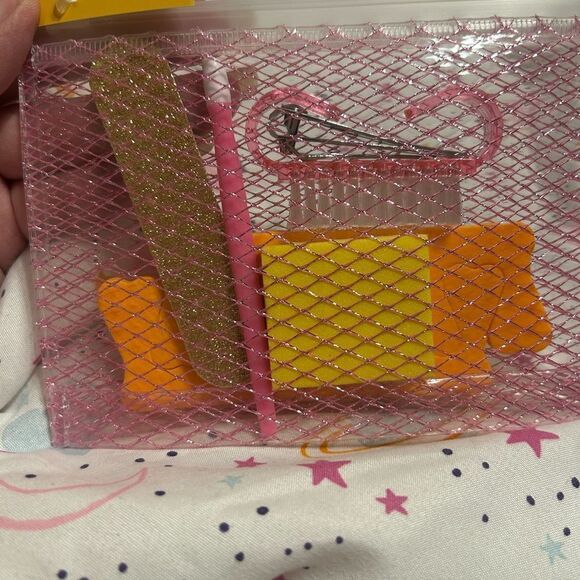 NWT  Nail CareSet - Picture 3 of 11